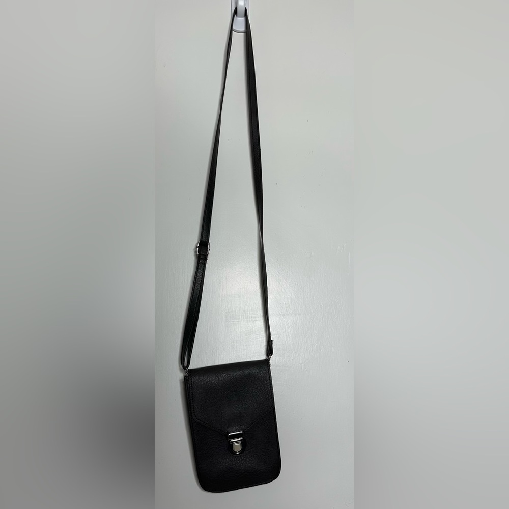 Touch screen Mobile Phone / Female crossbody